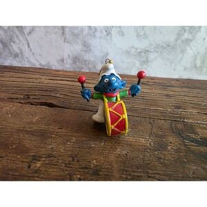Vintage 1981 Peyo Smurf Drummer Christmas Ornament PVC Figure Drumming Smurf